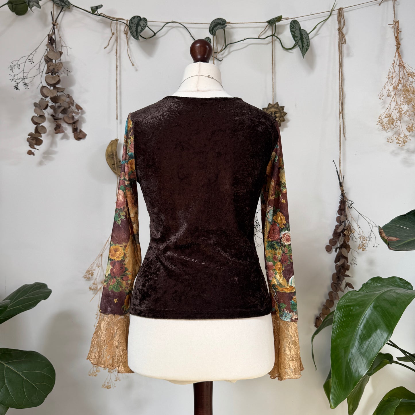 Velvet lace top - size M/L