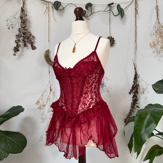 Red lace bodice - size M