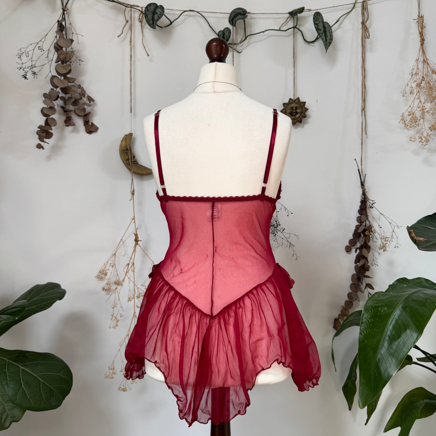 Red lace bodice - size M