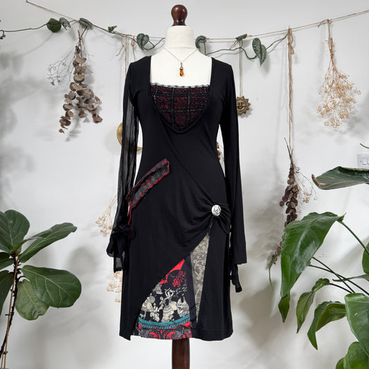 Save the Queen dress - size M/L