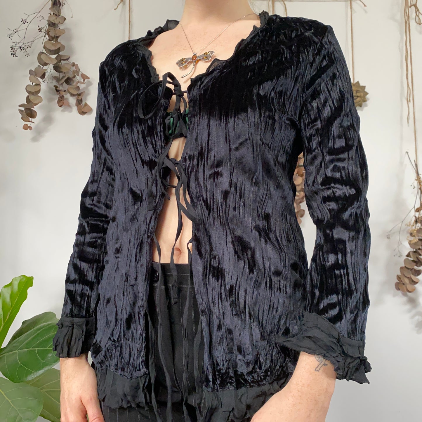 Black velvet tie top - size M/L