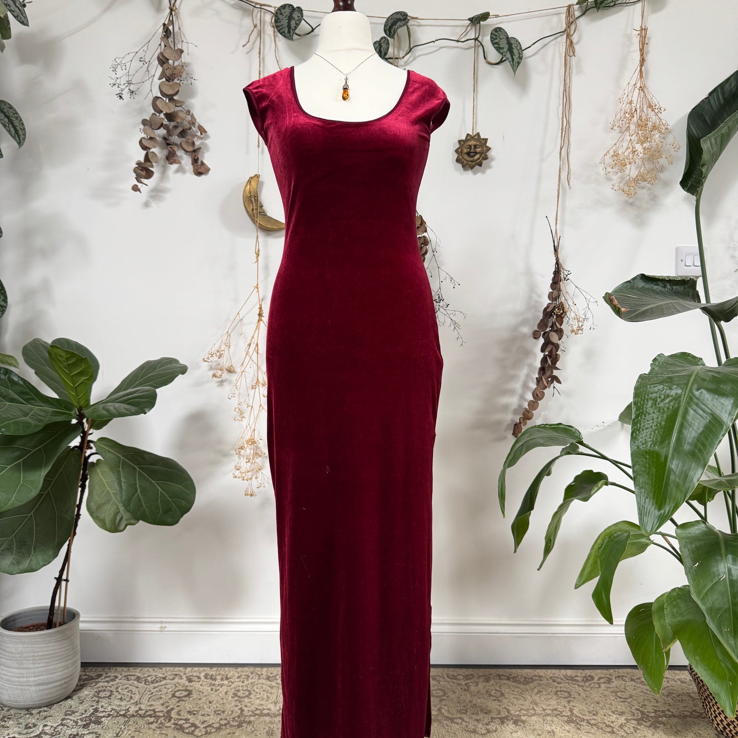 Red velvet dress - size M