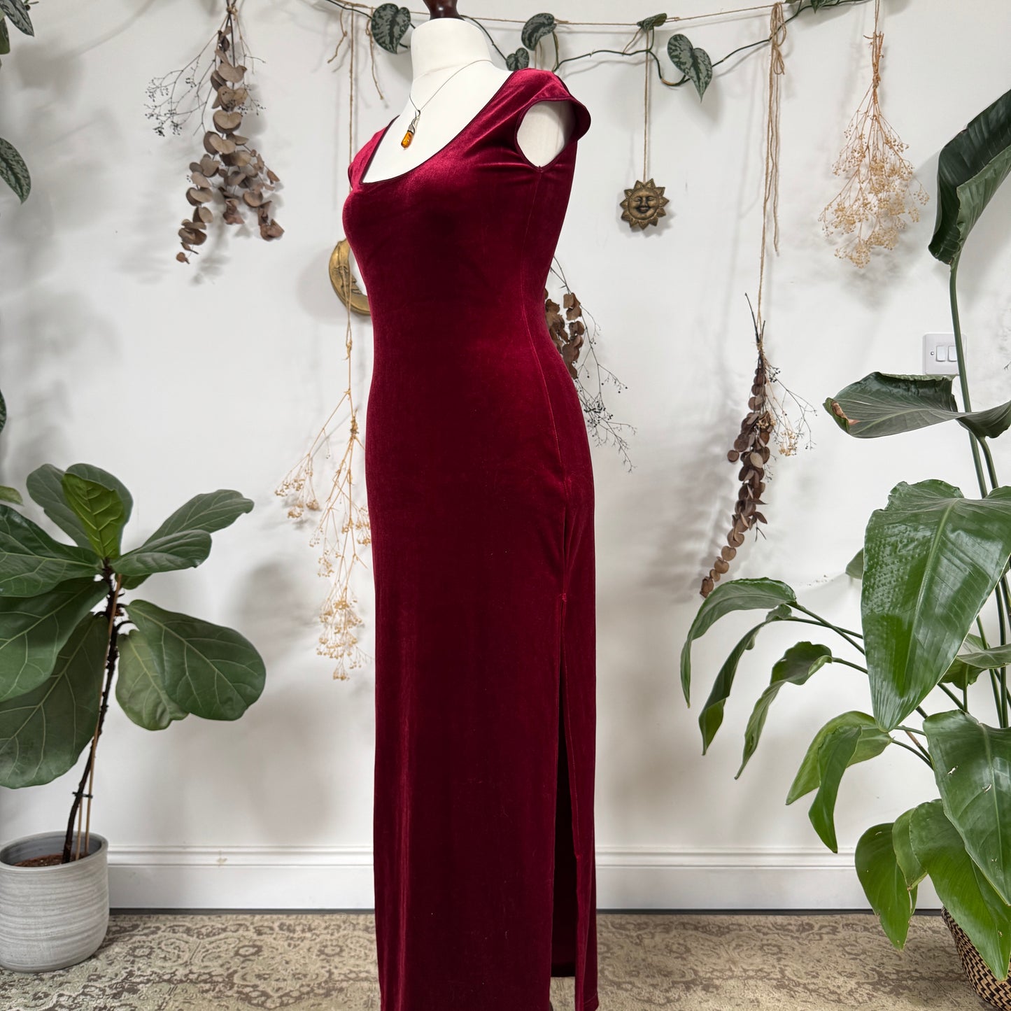Red velvet dress - size M