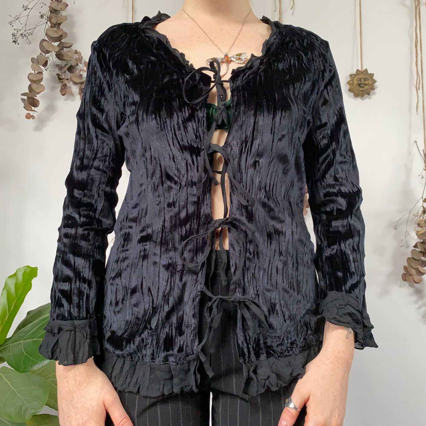 Black velvet tie top - size M/L