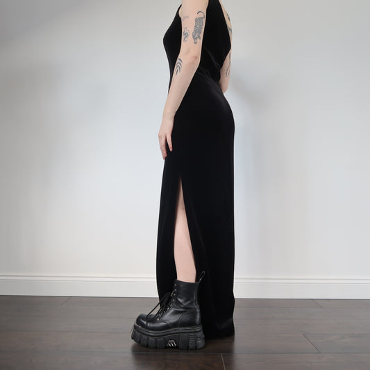 Black velvet dress - size 10